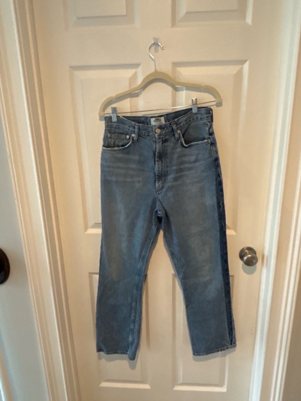 Classic Men's Straight-Leg Jeans in Faded Blue
